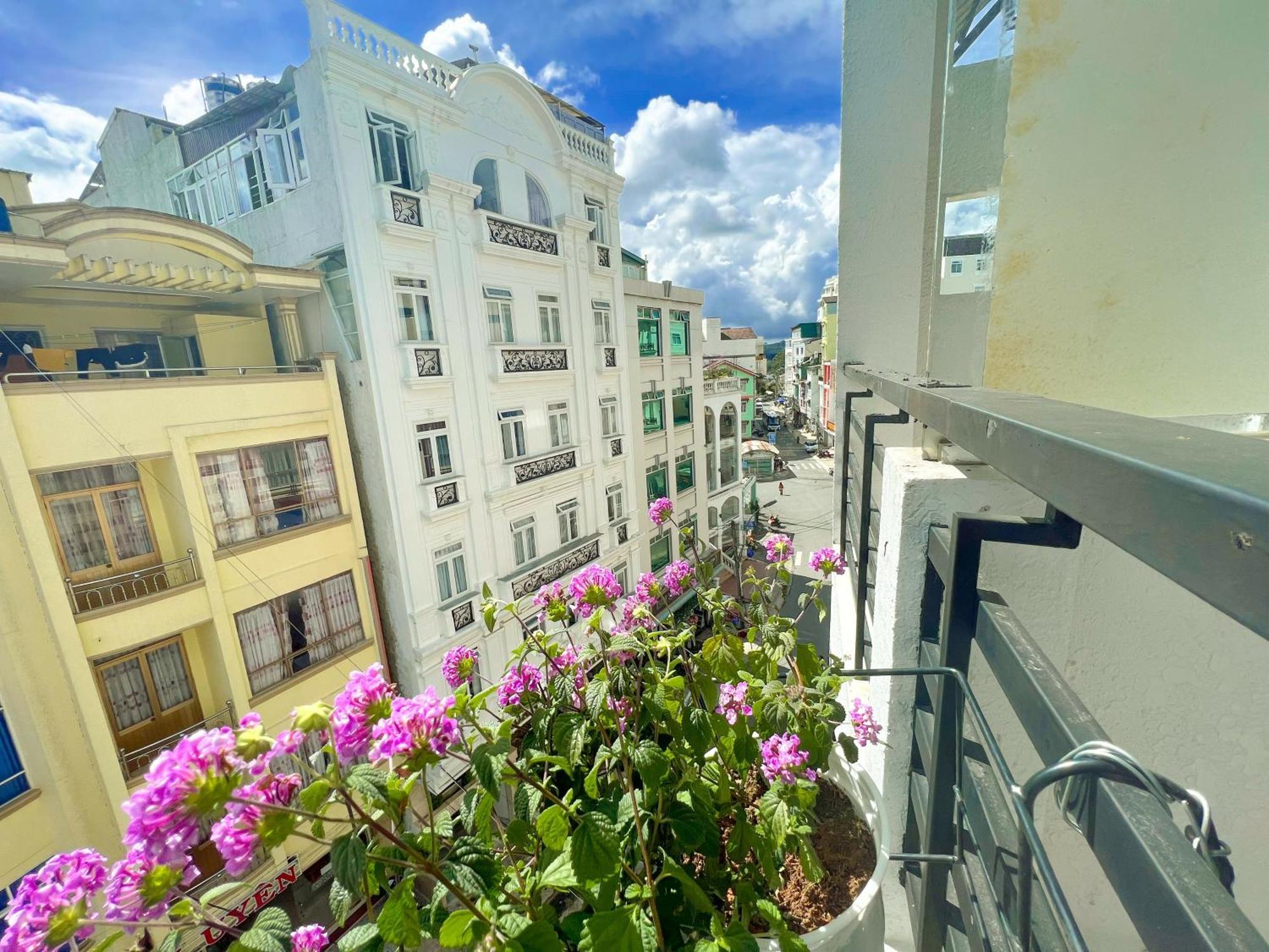 Vu Nhi Hotel Dalat Exteriör bild